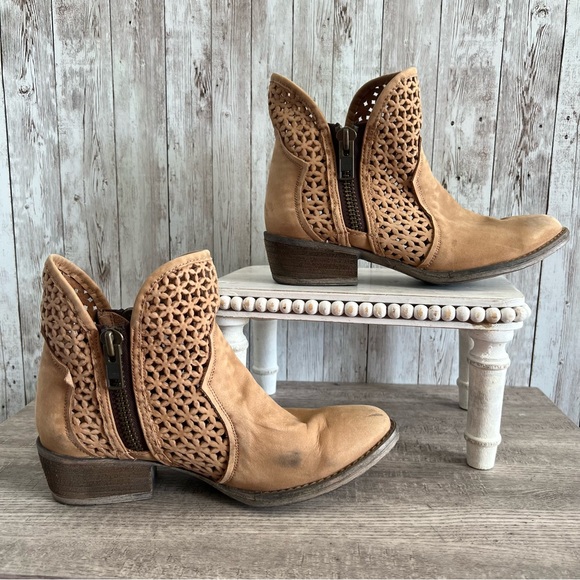 Corral Circle G Leather Cut Out Western Round Toe Ankle Boot Womens 10 - Picture 2 of 8